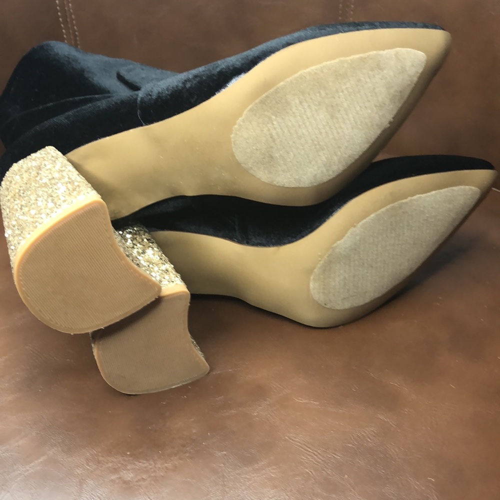 Betsey Johnson Kacey Ankle Bootie - Picture 9 of 11